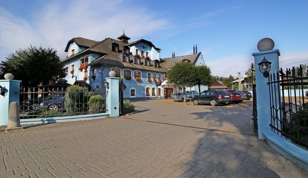 Agh Hotel Rožnov pod Radhoštěm Zewnętrze zdjęcie